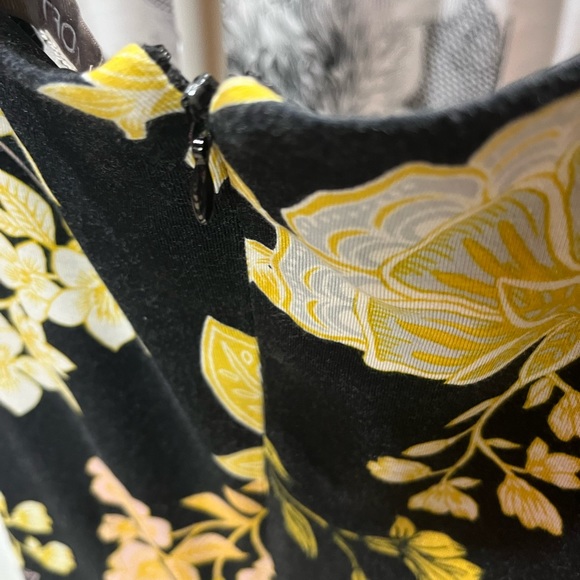 Yellow and black floral calf length sleeveless dress by Ann Taylor LOFT. sz 6 - Picture 3 of 5